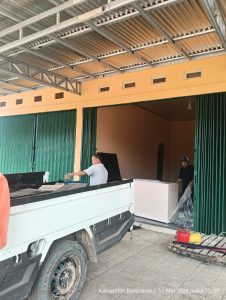 Pemasangan Rak Minimarket di Toko Sumber Rejeki di Jalur 30 Palembang